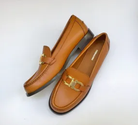 Ferragamo Gancini Cuoio Loafers in Brown Leather with Gold Tone Hardware Flats Maryan C Width