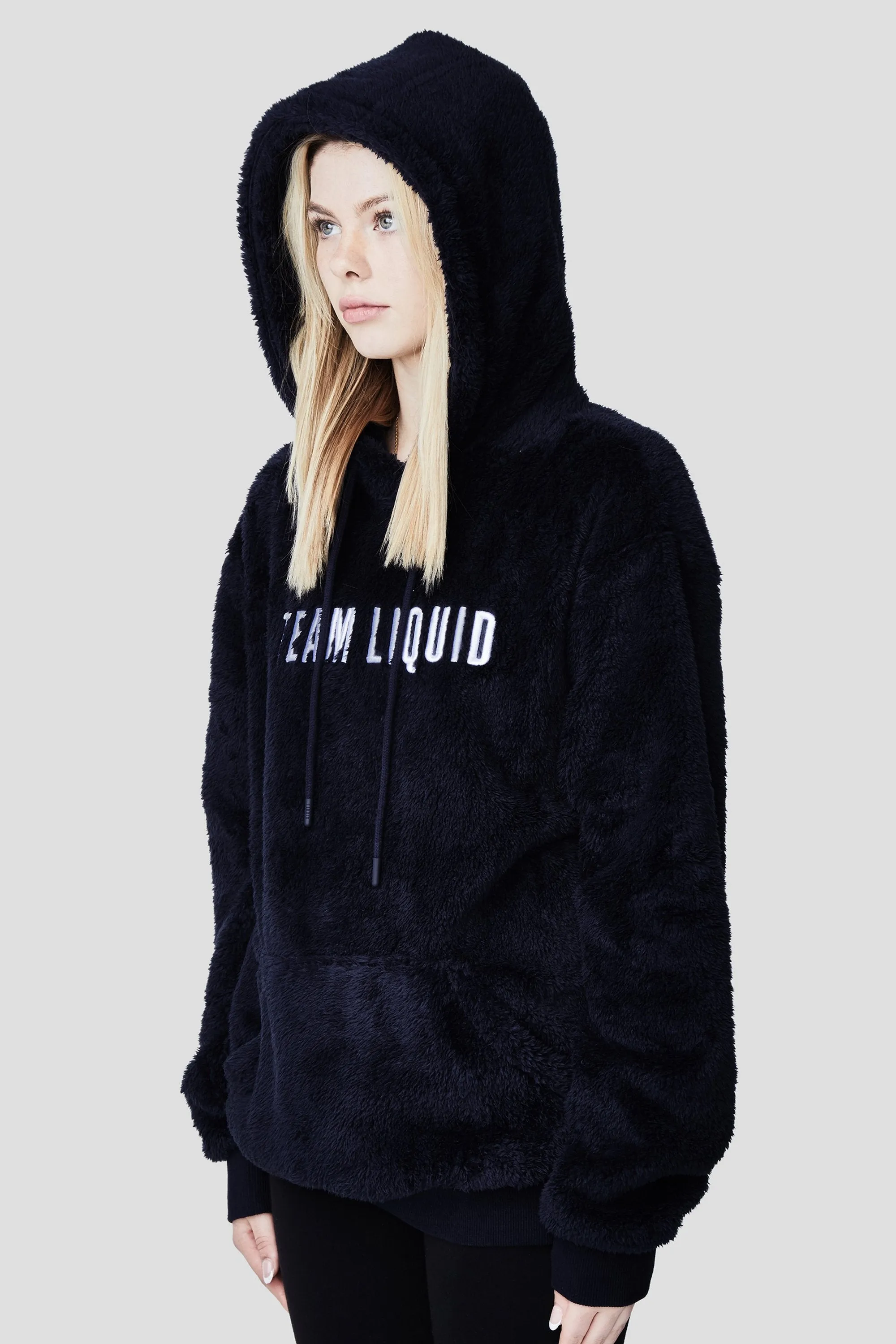 PLUSH PULLOVER HOODIE